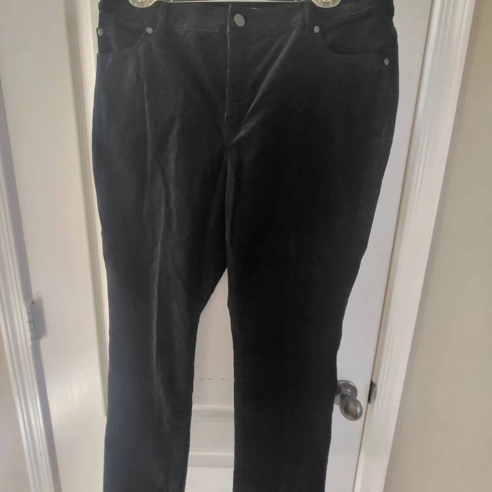 Charter Club Black Straight Leg Pants - Picture 3 of 6